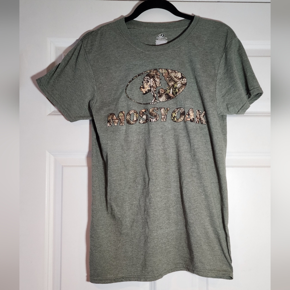 Mossy Oak Olive T Shirt with Camo Logo S